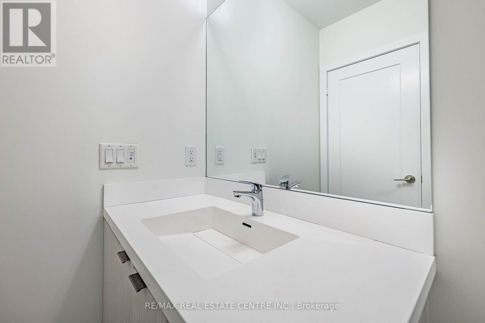 #PH01 10 EVA ROAD - 43