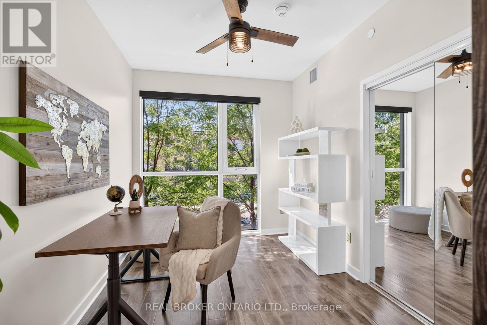 #214 168 SABINA DRIVE - 12