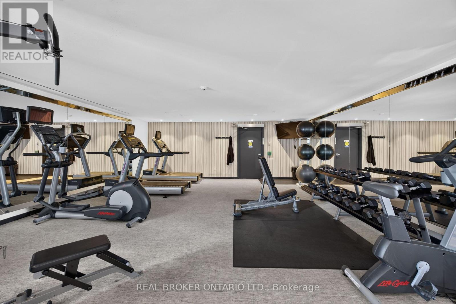 #214 168 SABINA DRIVE - 20