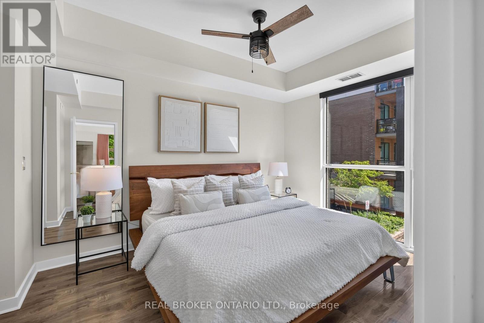 #214 168 SABINA DRIVE - 8