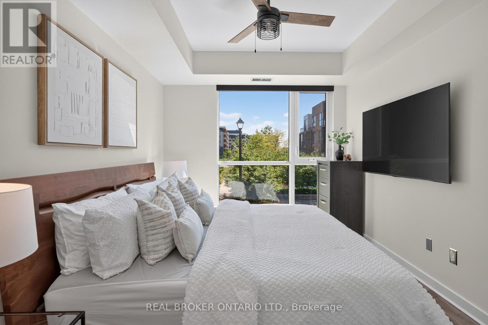 #214 168 SABINA DRIVE - 9