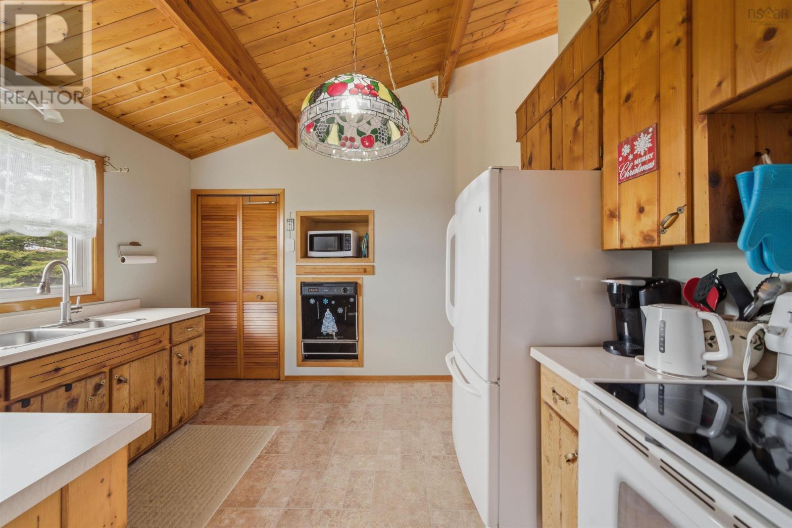 1005 Ketch Harbour Road - 16