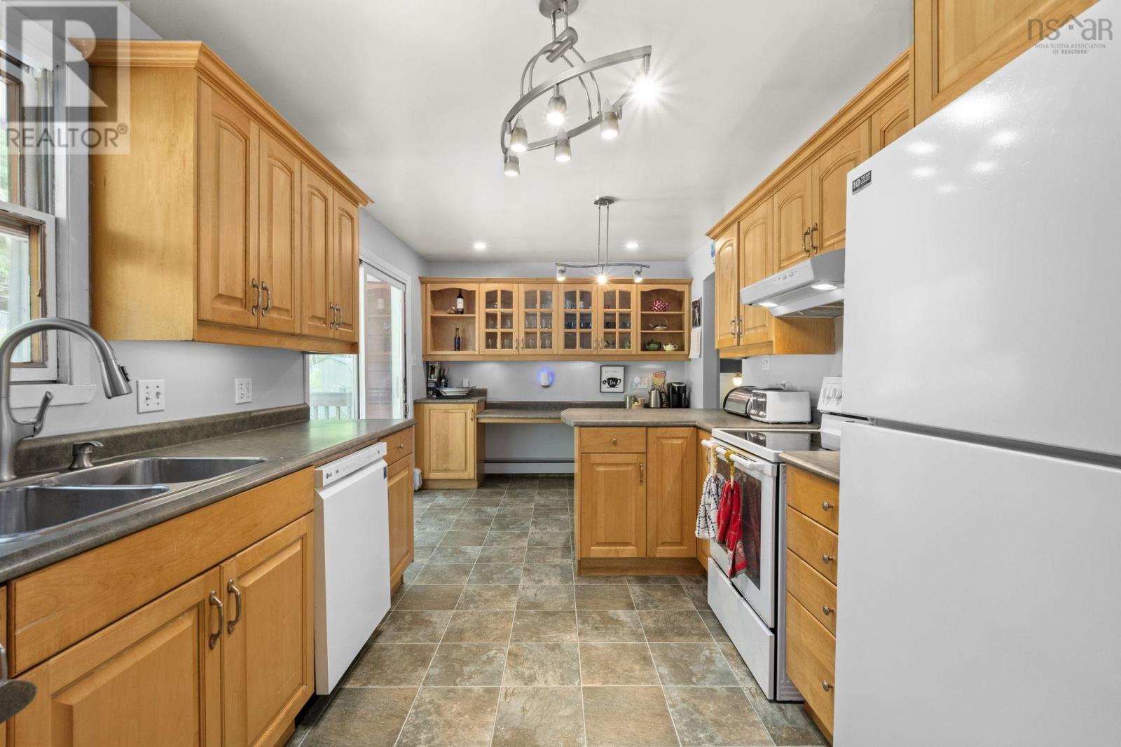 12 Campbell Drive - 22