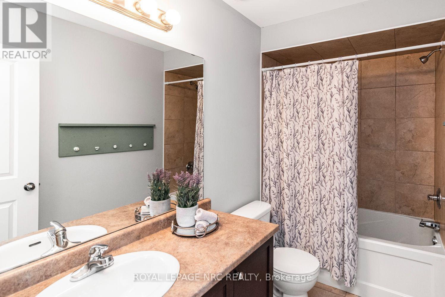 #22 45 SEABREEZE CRESCENT - 22
