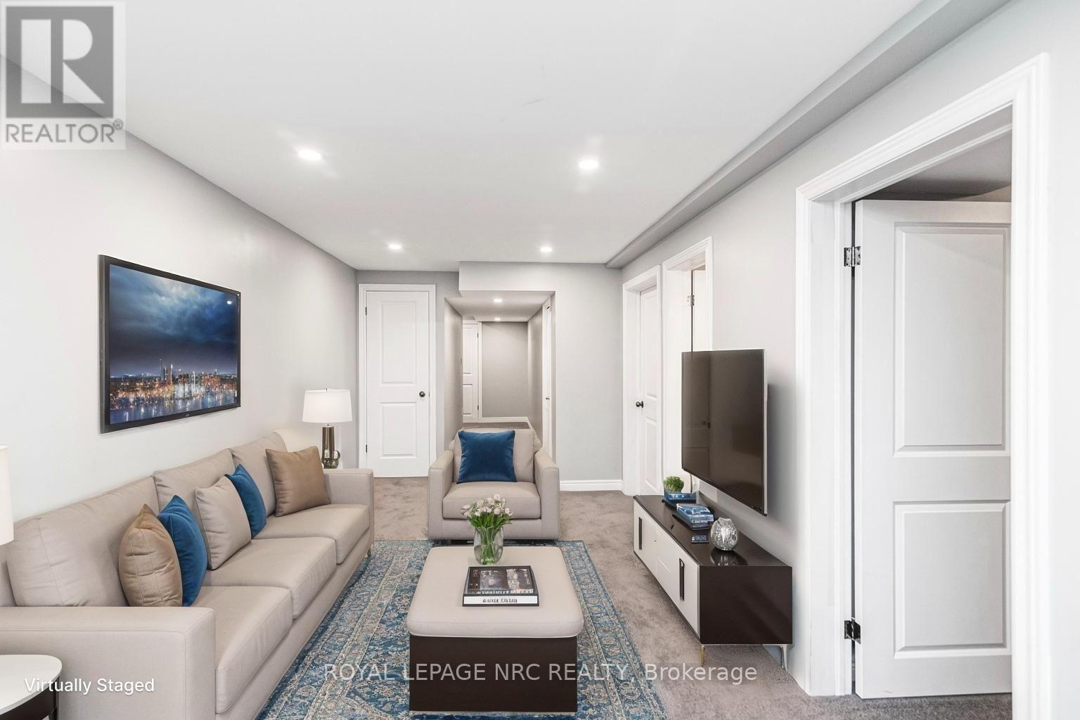 #22 45 SEABREEZE CRESCENT - 24