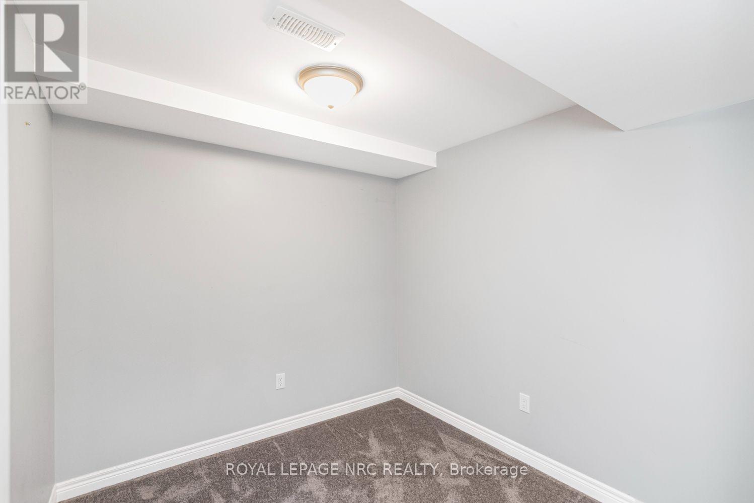 #22 45 SEABREEZE CRESCENT - 27