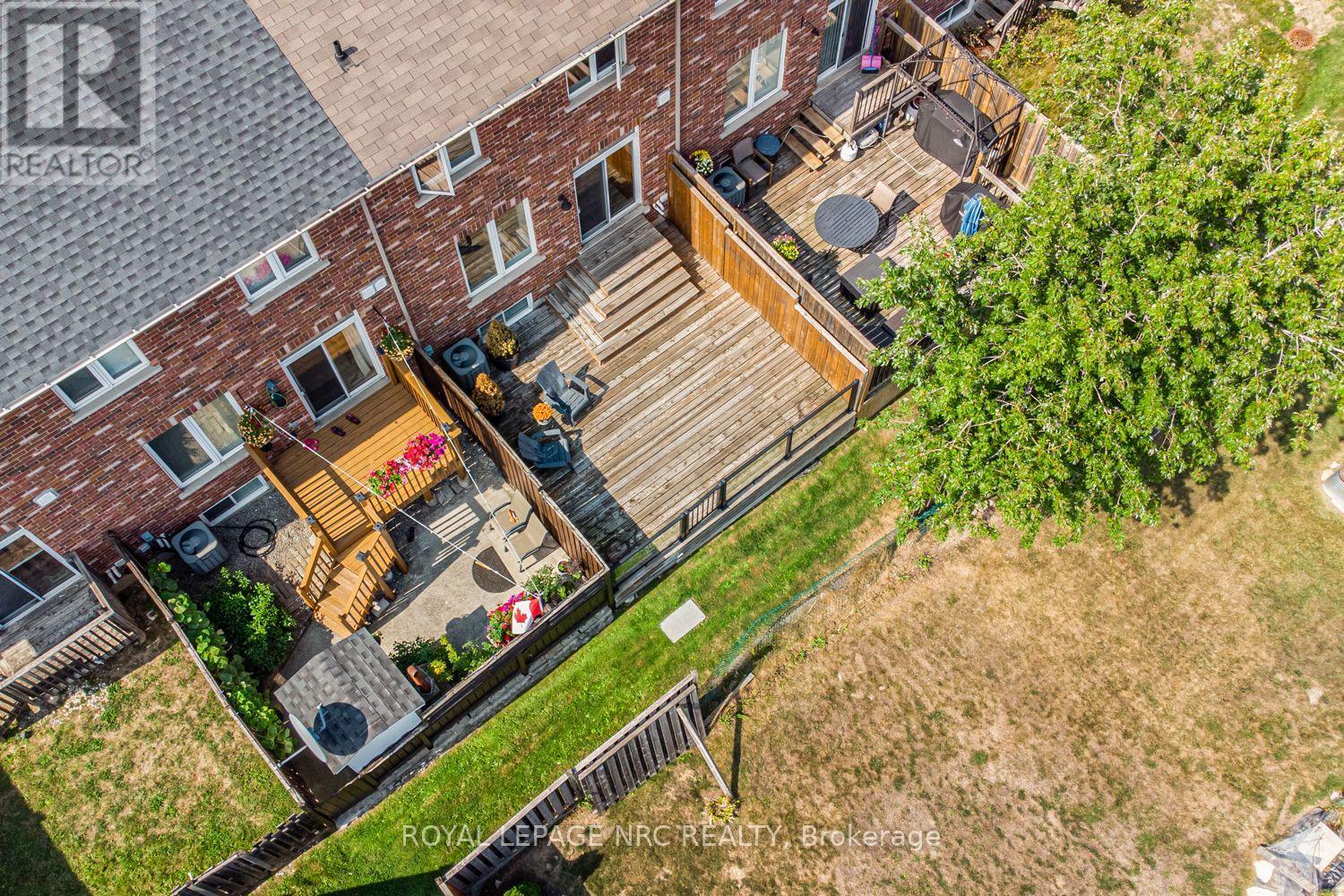 #22 45 SEABREEZE CRESCENT - 28