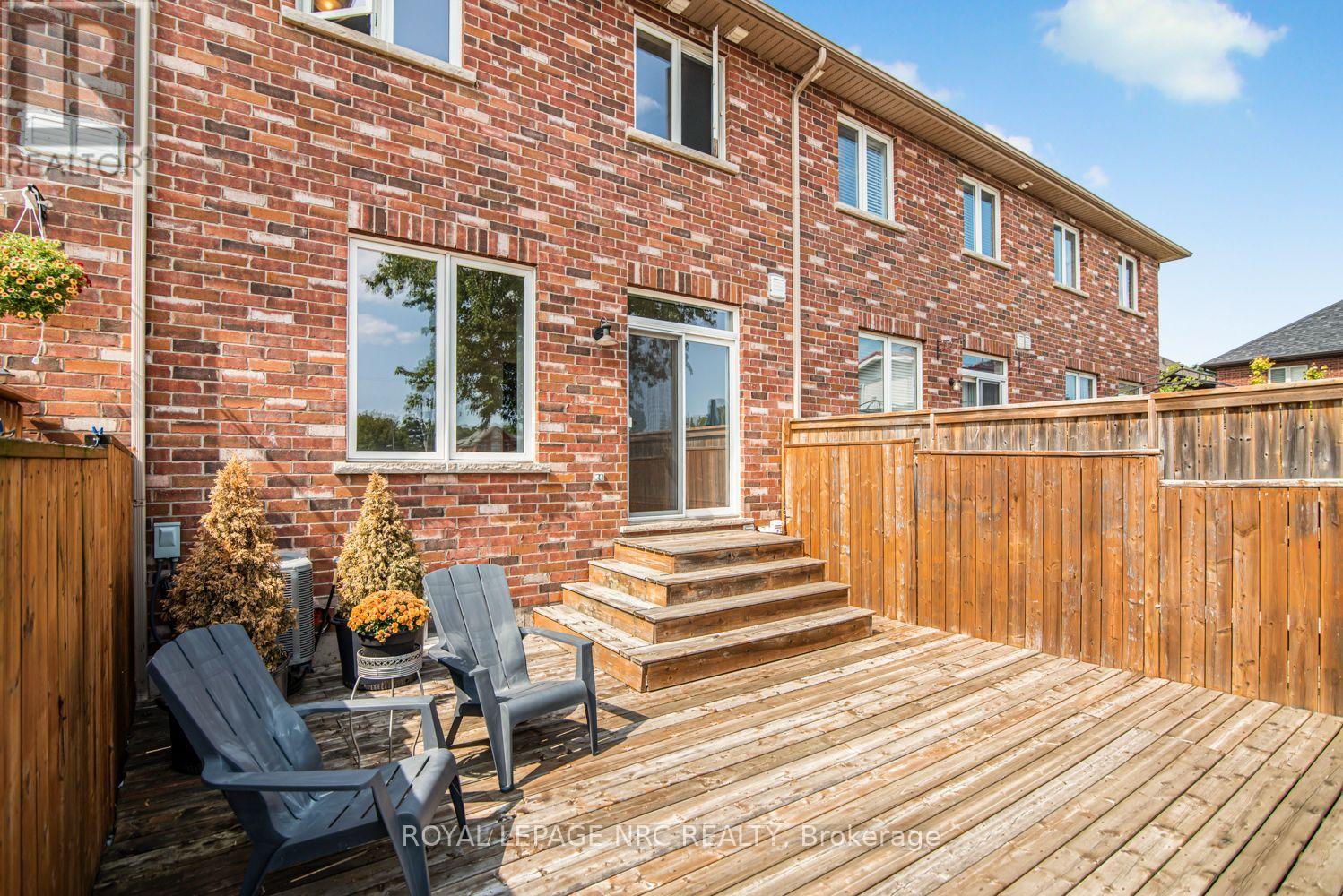 #22 45 SEABREEZE CRESCENT - 29