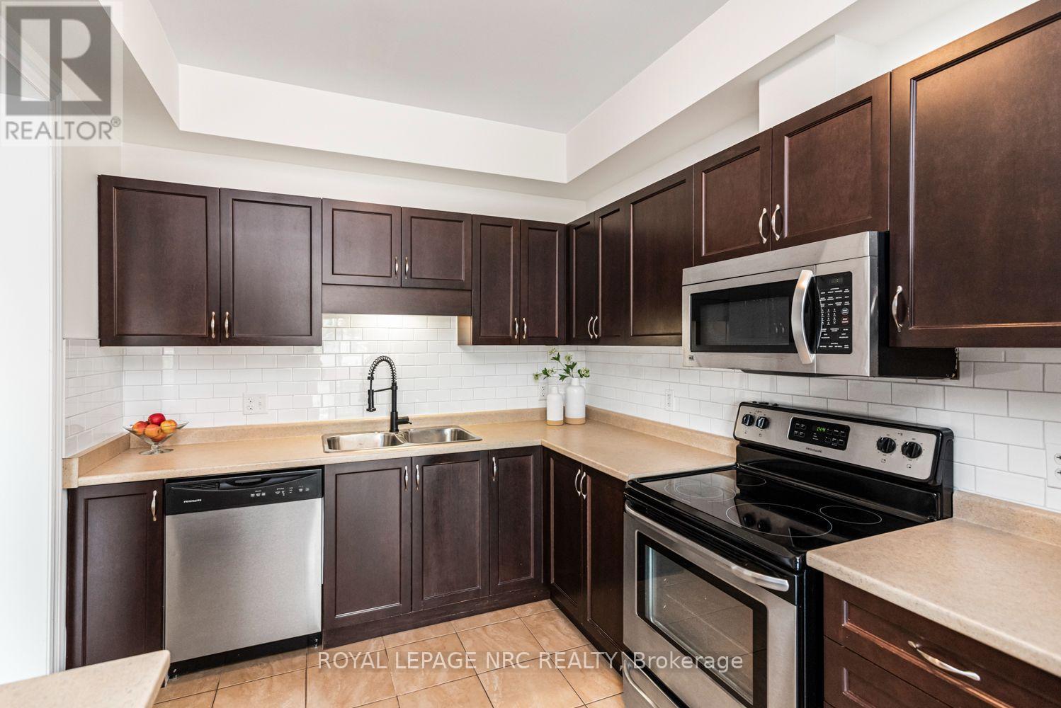 #22 45 SEABREEZE CRESCENT - 3