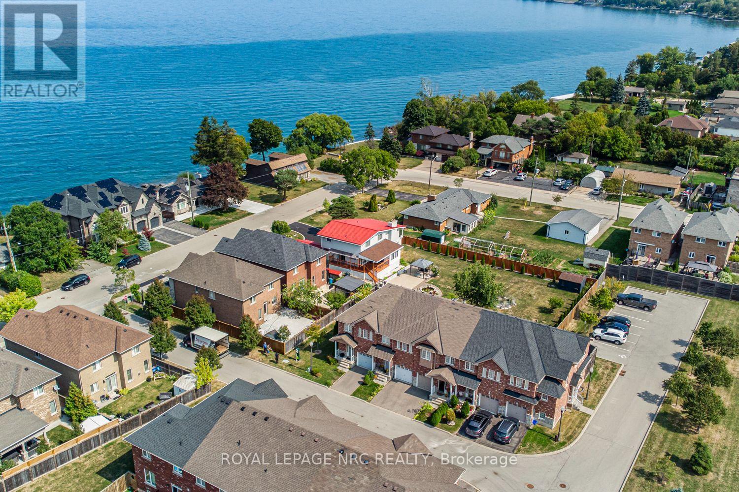 #22 45 SEABREEZE CRESCENT - 33