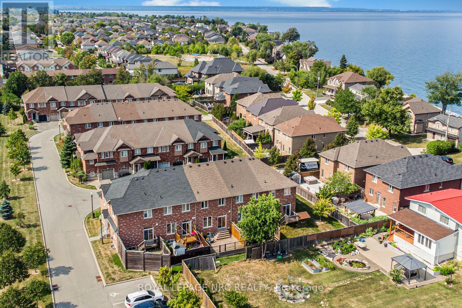 #22 45 SEABREEZE CRESCENT - 34
