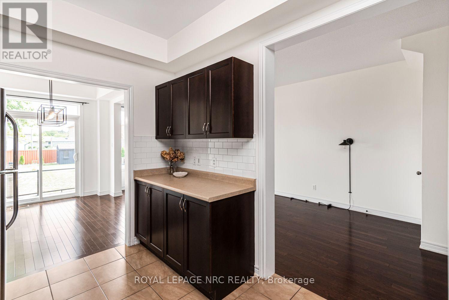 #22 45 SEABREEZE CRESCENT - 6
