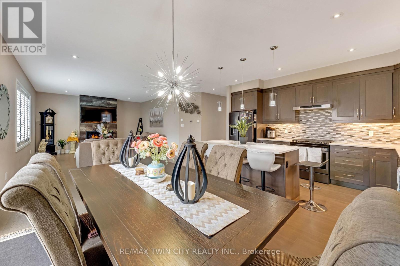 86 WOODBERRY CRESCENT - 11