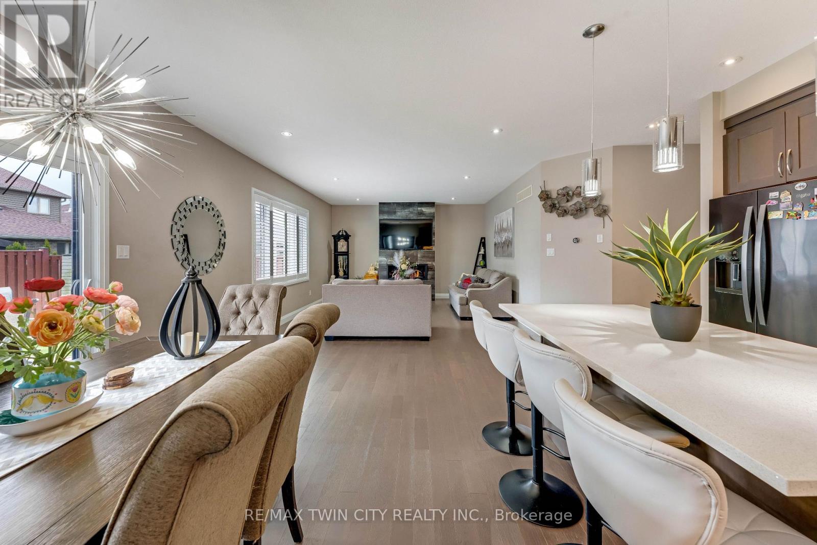 86 WOODBERRY CRESCENT - 12