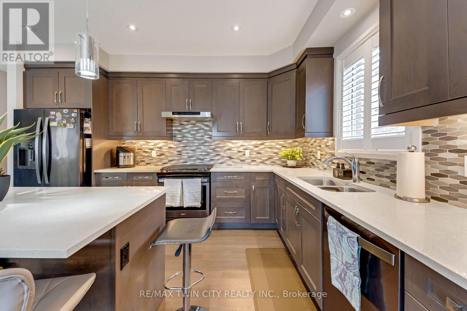 86 WOODBERRY CRESCENT - 13