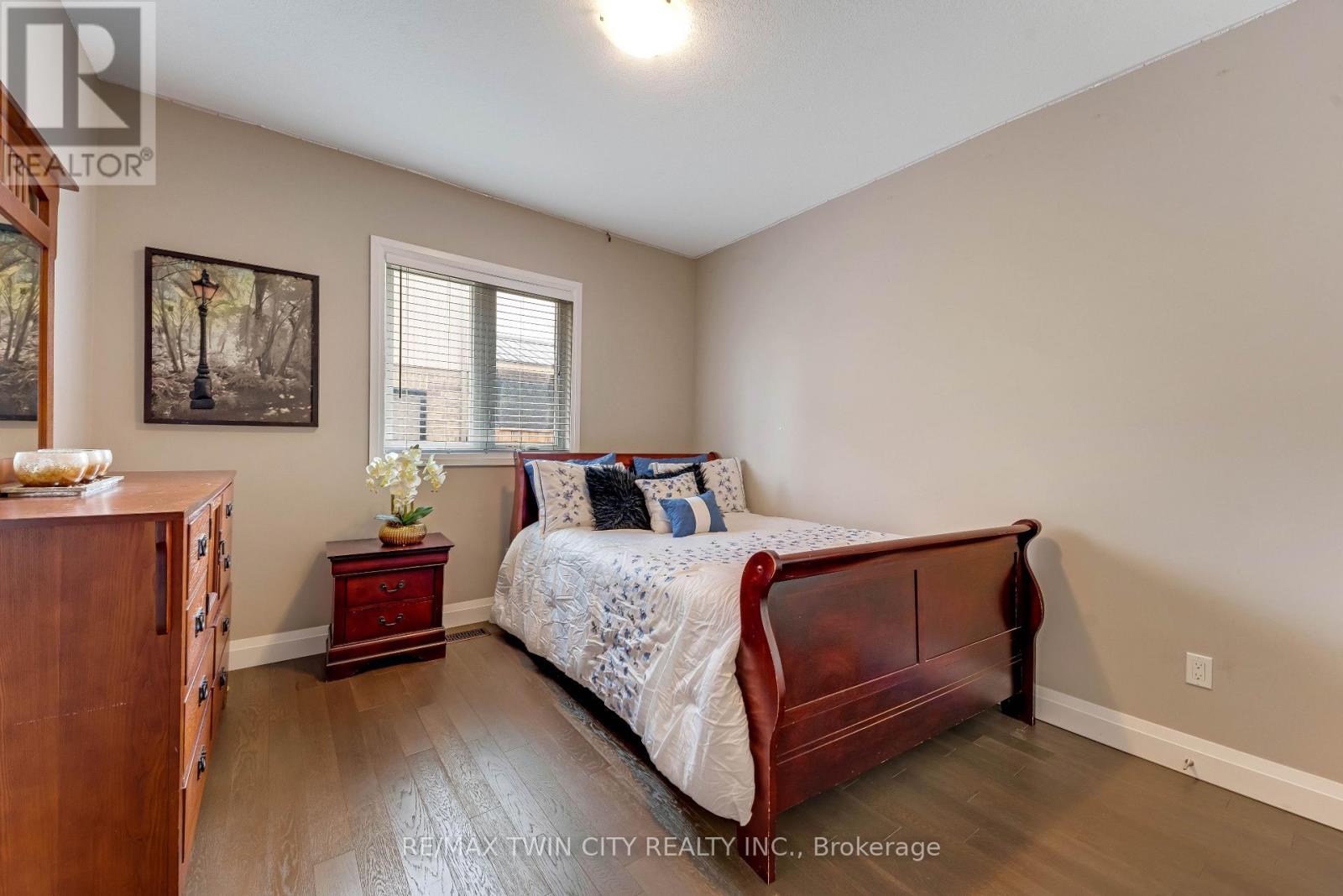 86 WOODBERRY CRESCENT - 18