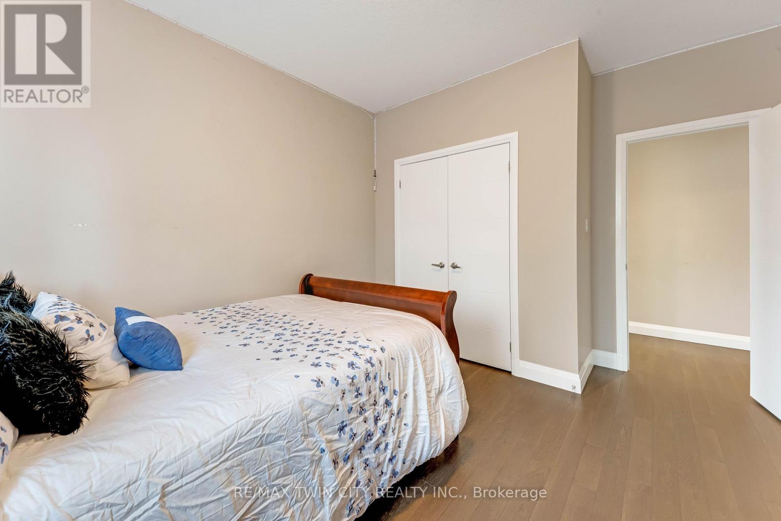 86 WOODBERRY CRESCENT - 19