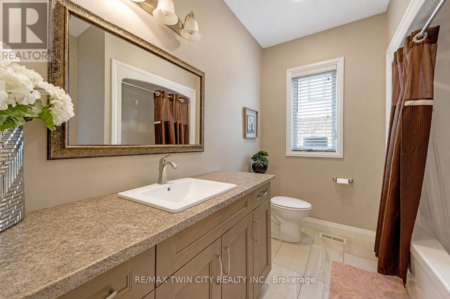 86 WOODBERRY CRESCENT - 25