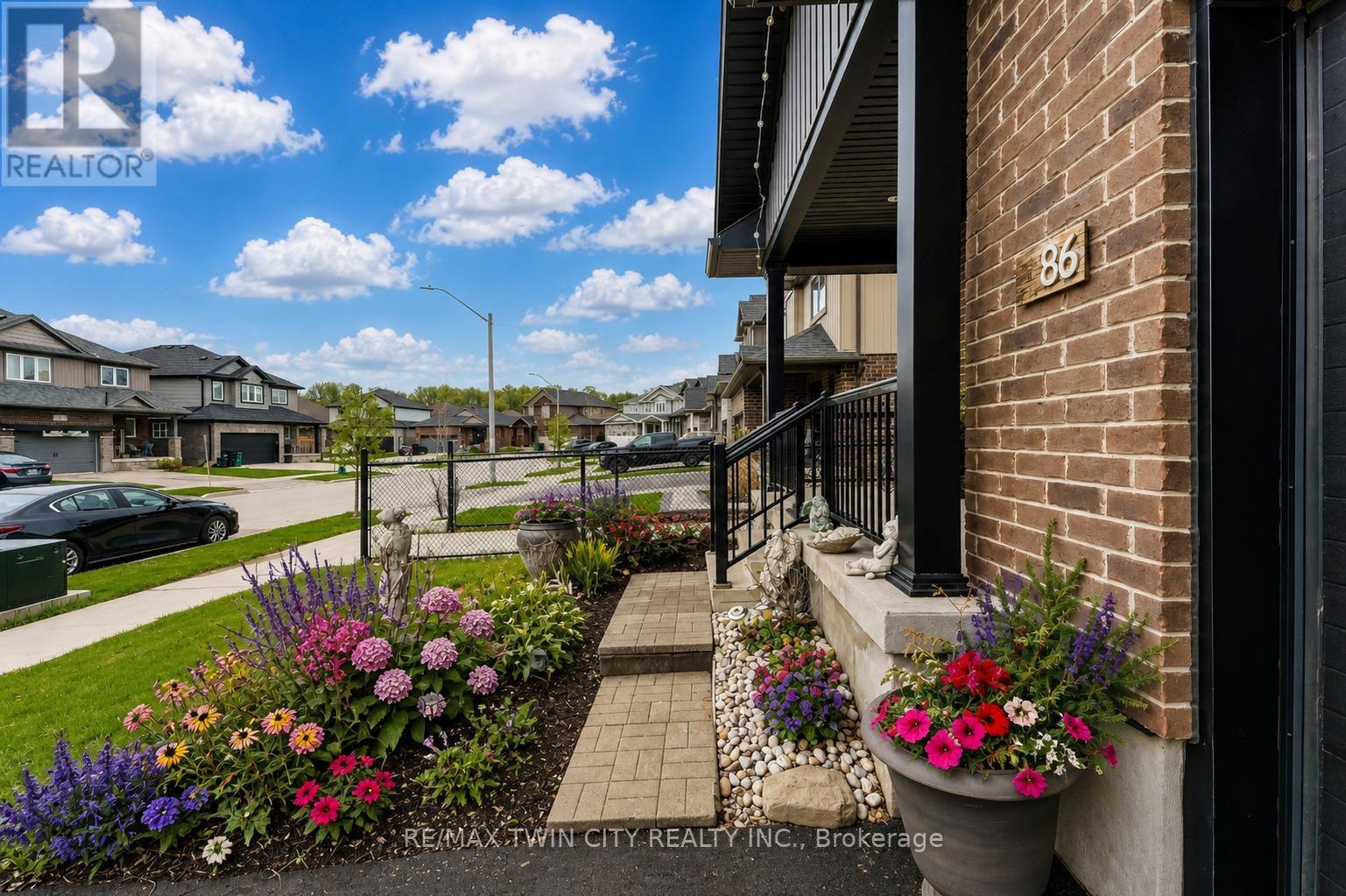 86 WOODBERRY CRESCENT - 3