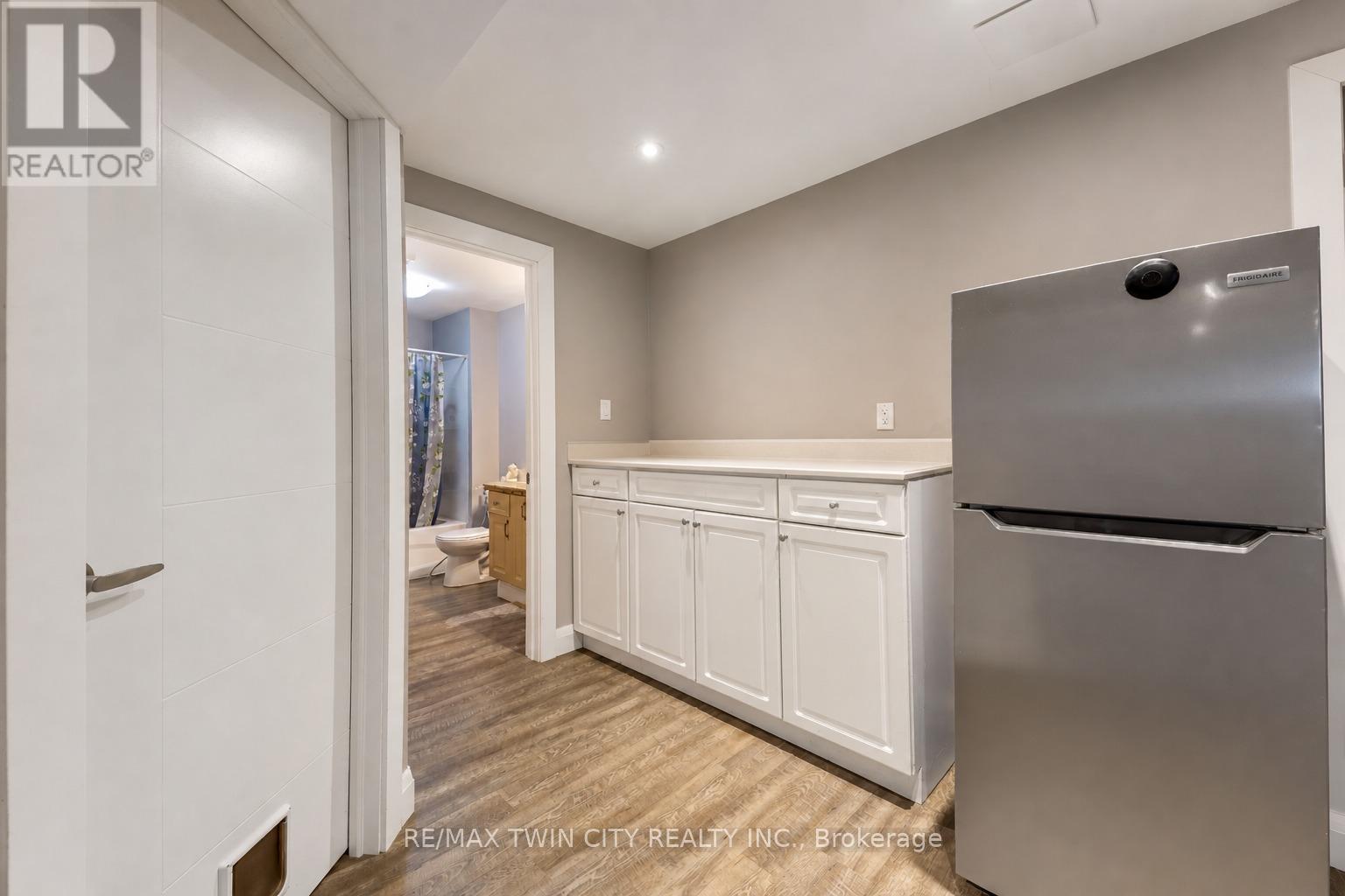 86 WOODBERRY CRESCENT - 32