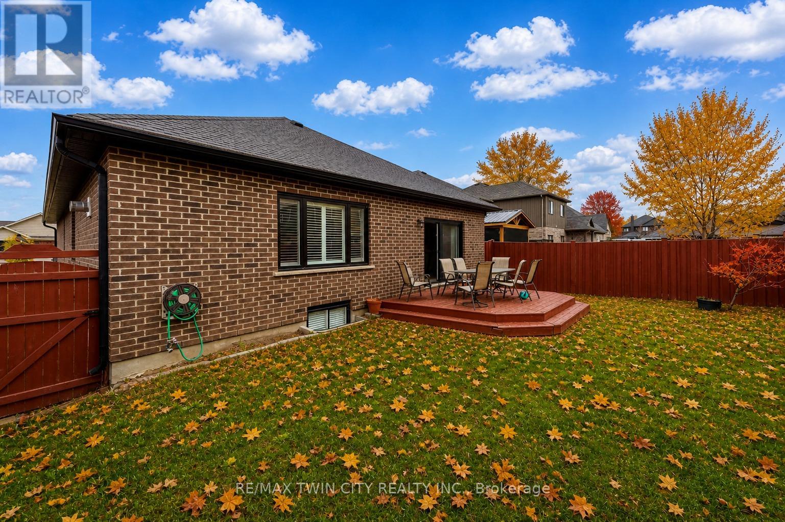 86 WOODBERRY CRESCENT - 33