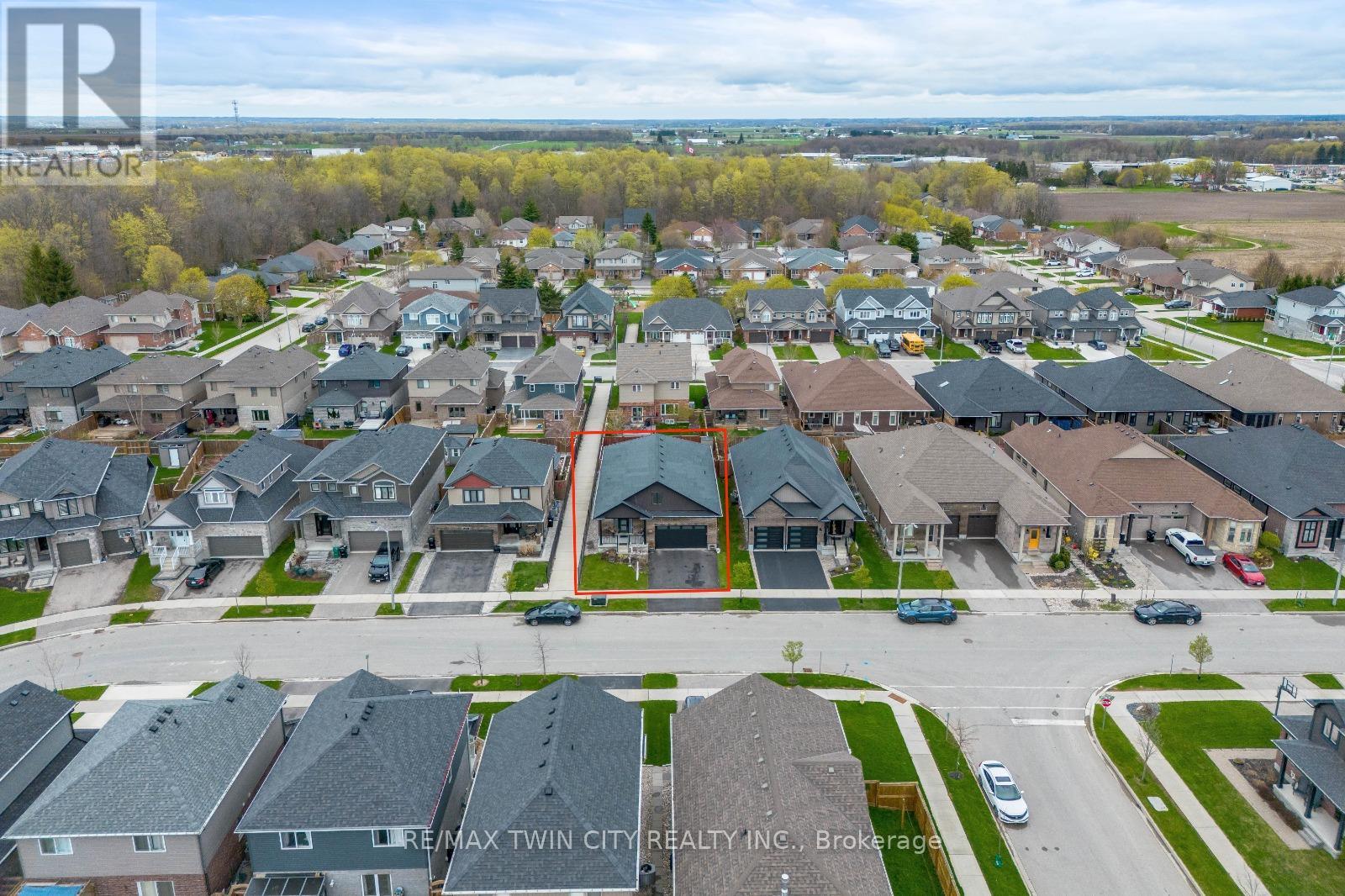 86 WOODBERRY CRESCENT - 37