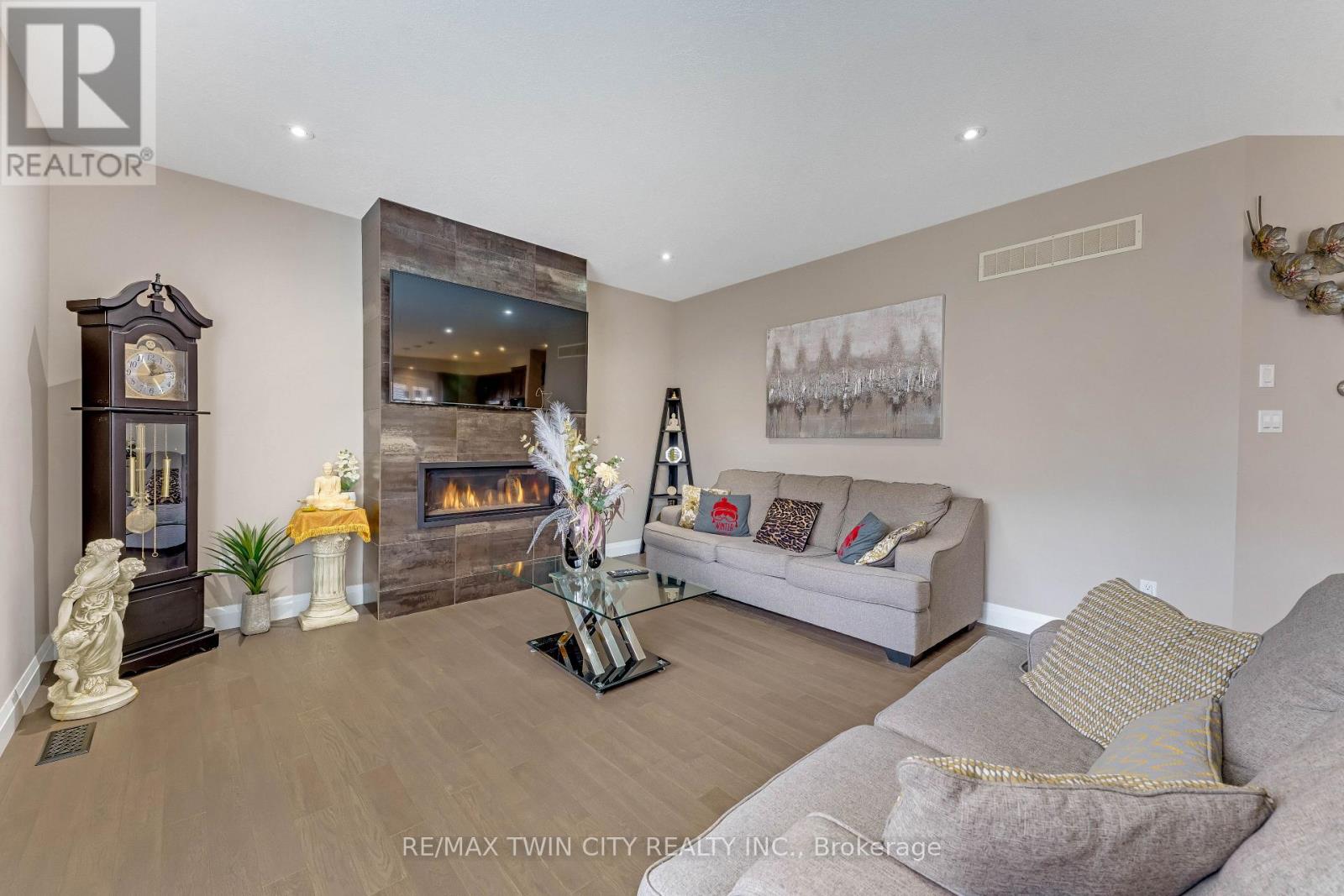 86 WOODBERRY CRESCENT - 9