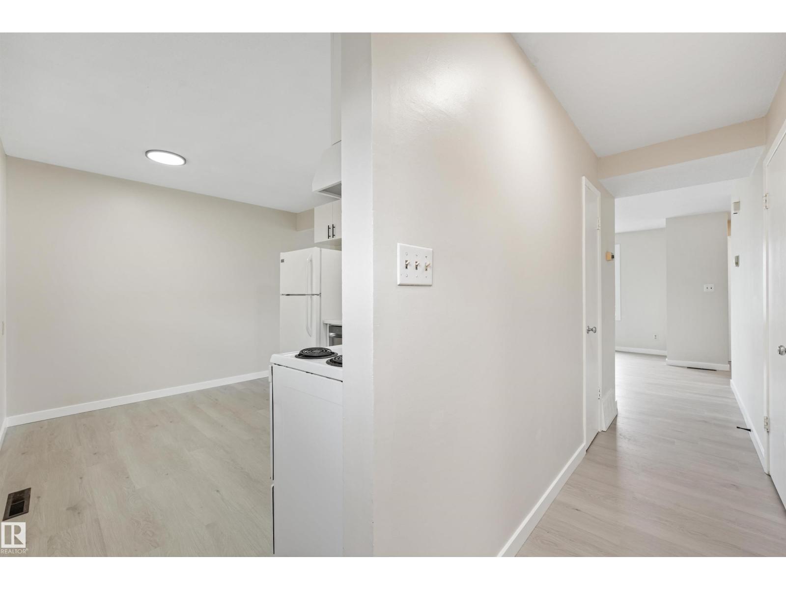 10458 55 AV NW — photo 16