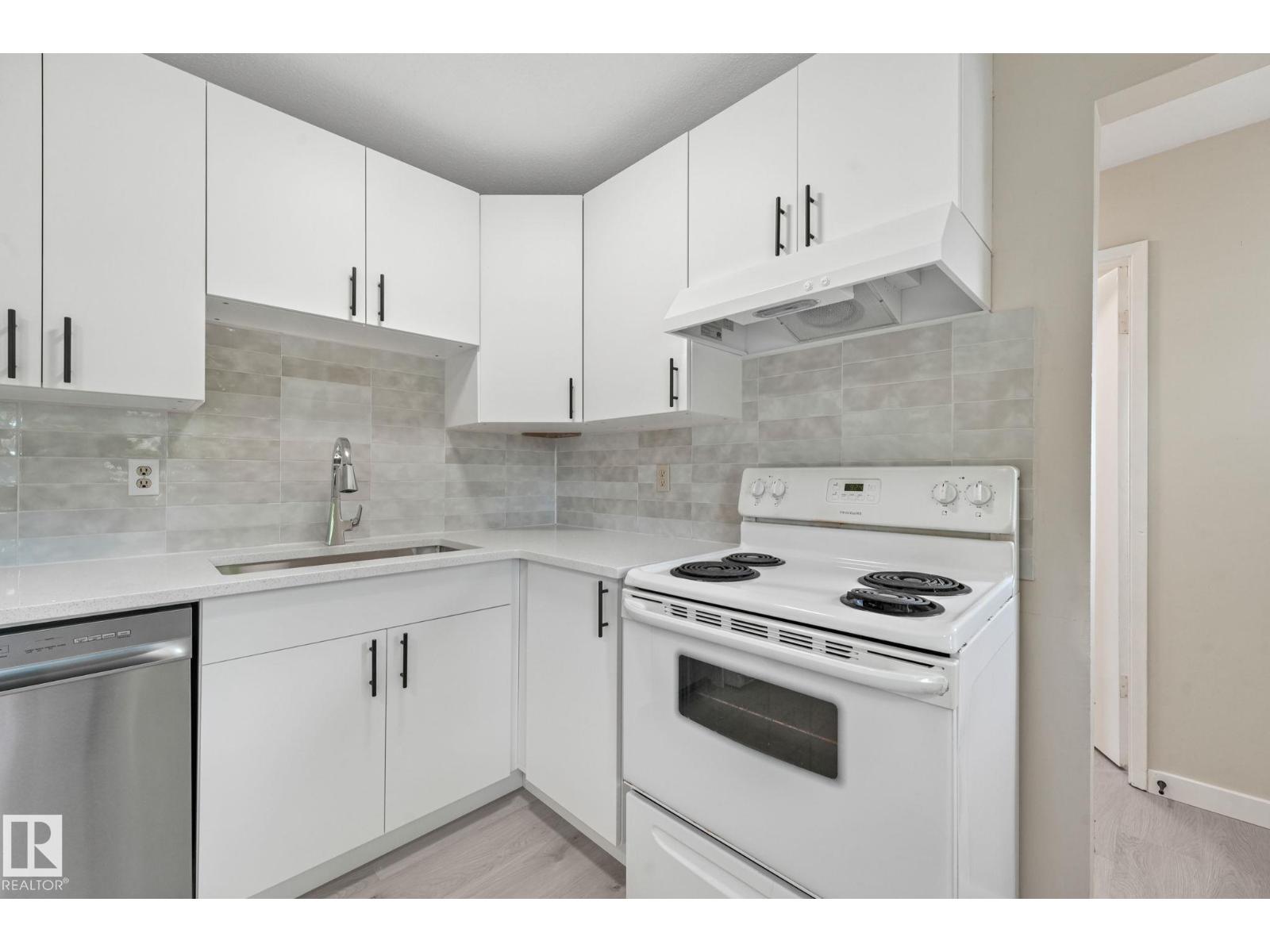 10458 55 AV NW — photo 20