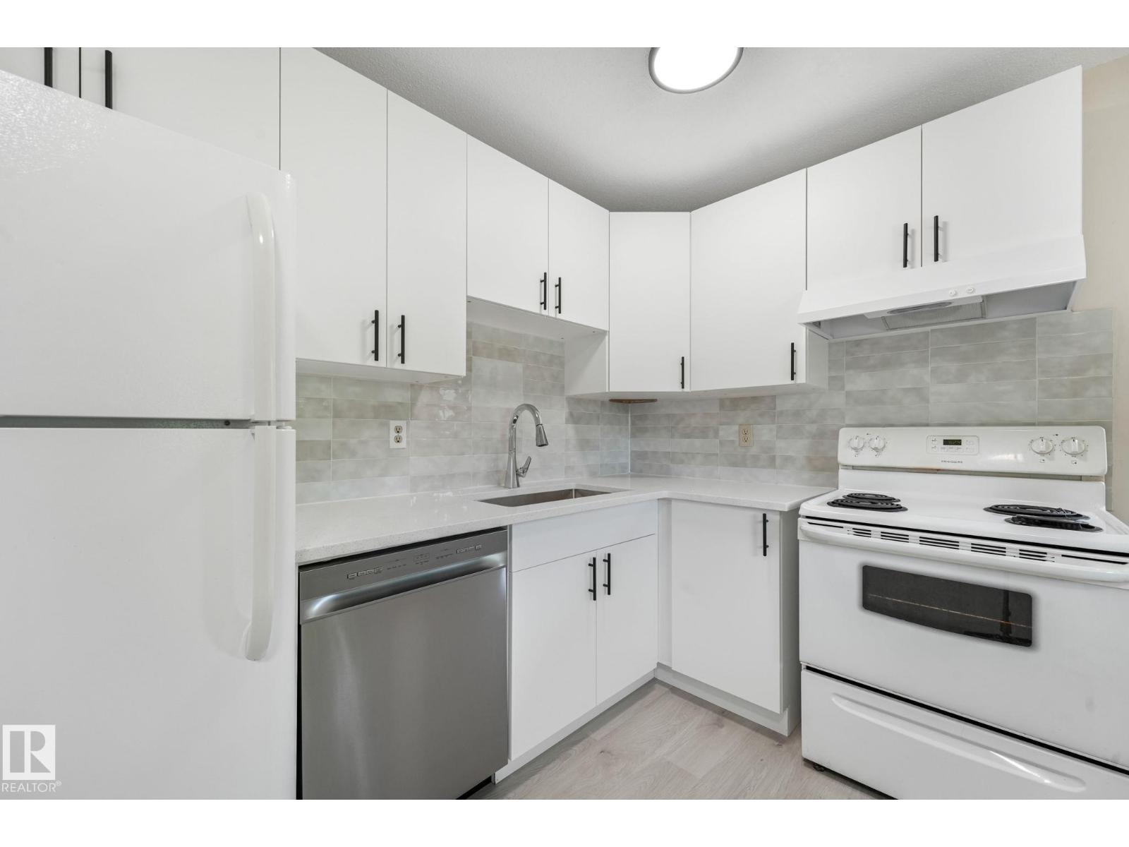10458 55 AV NW — photo 21