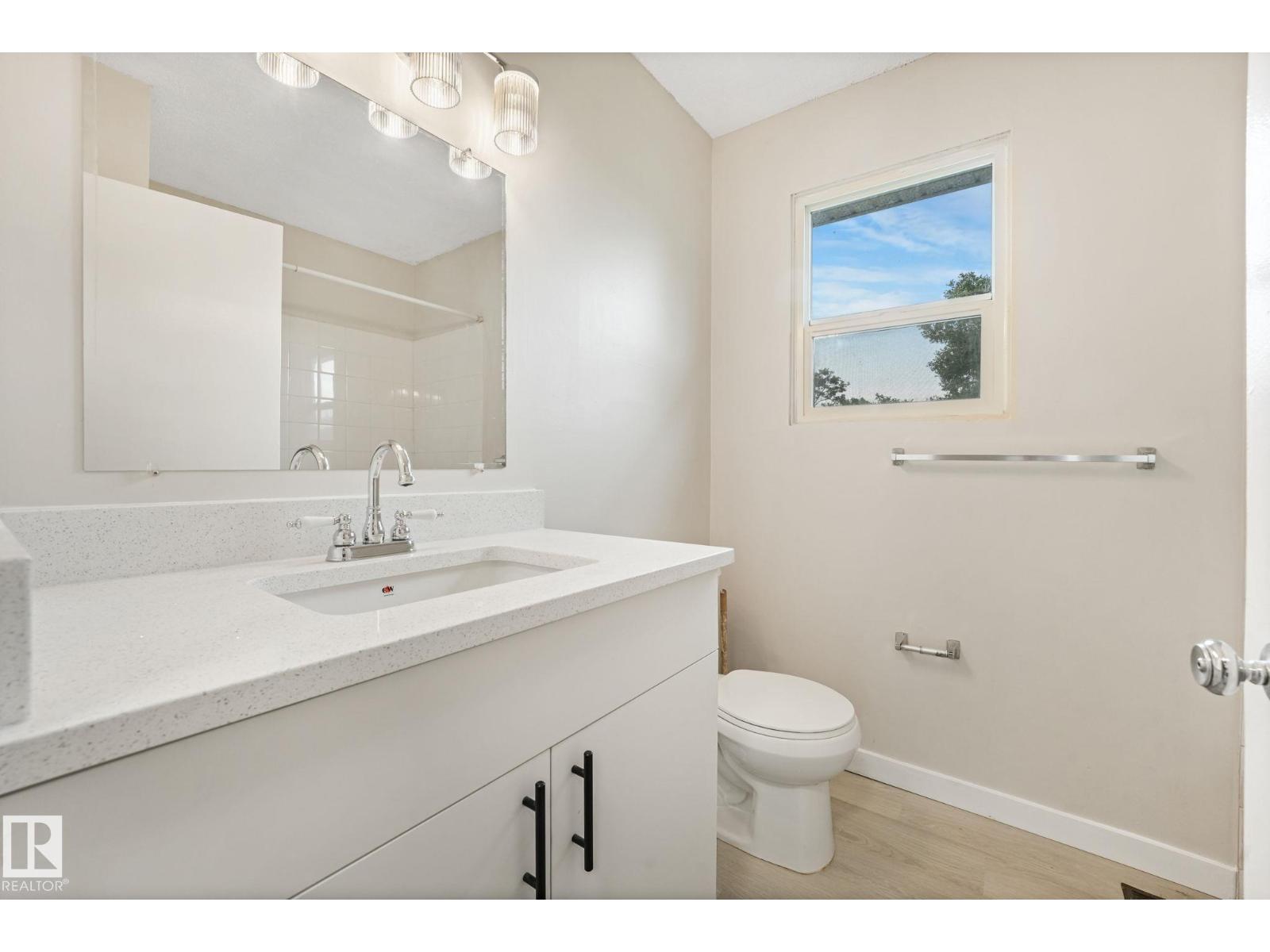 10458 55 AV NW — photo 26