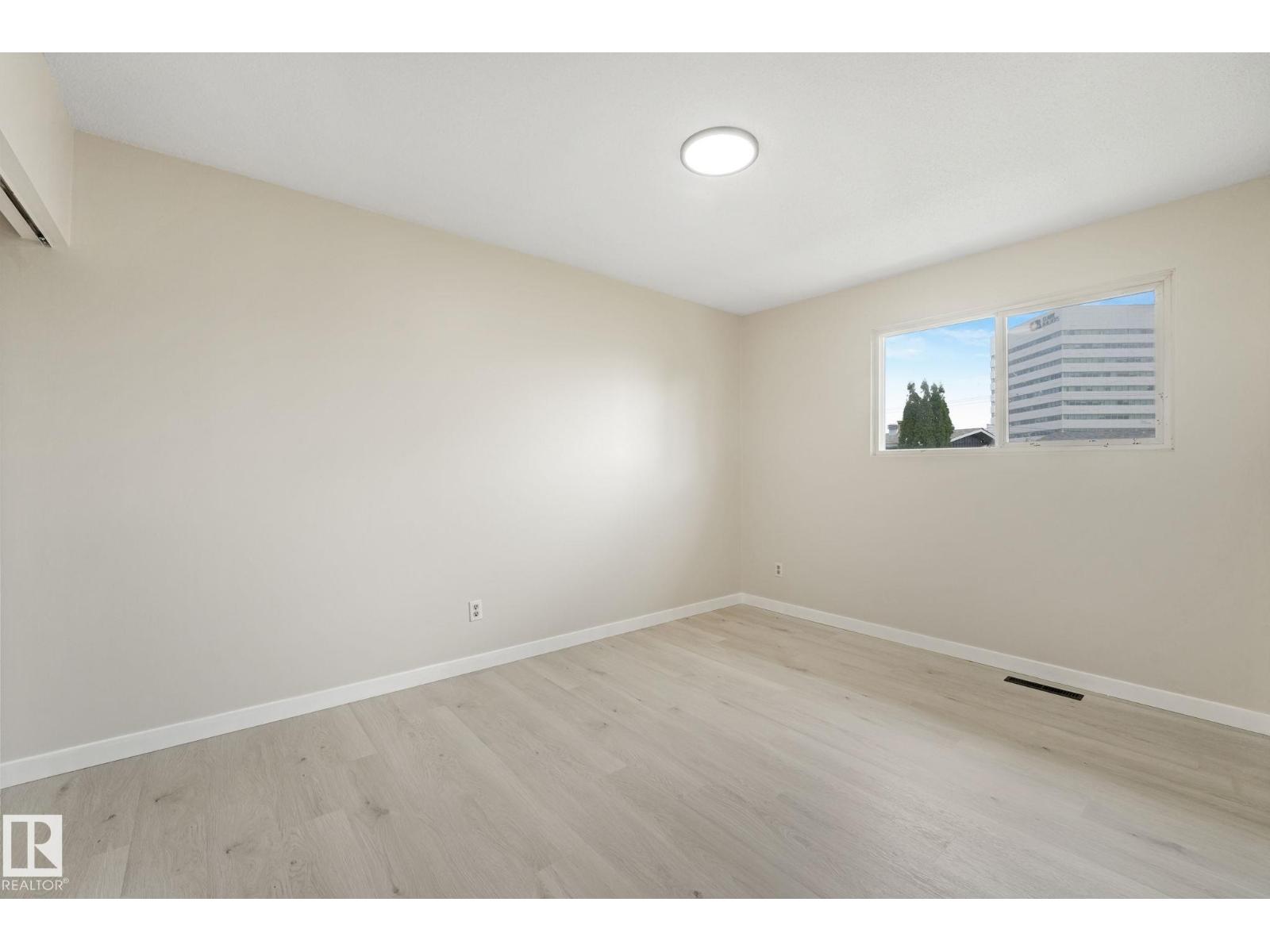 10458 55 AV NW — photo 29