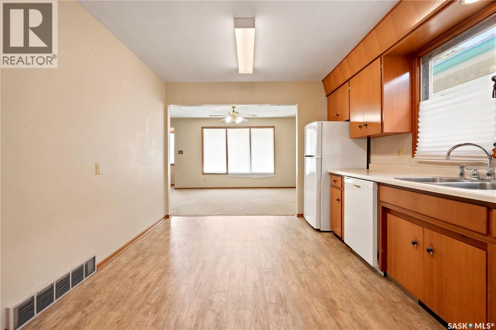 2124 Elliott STREET — photo 15
