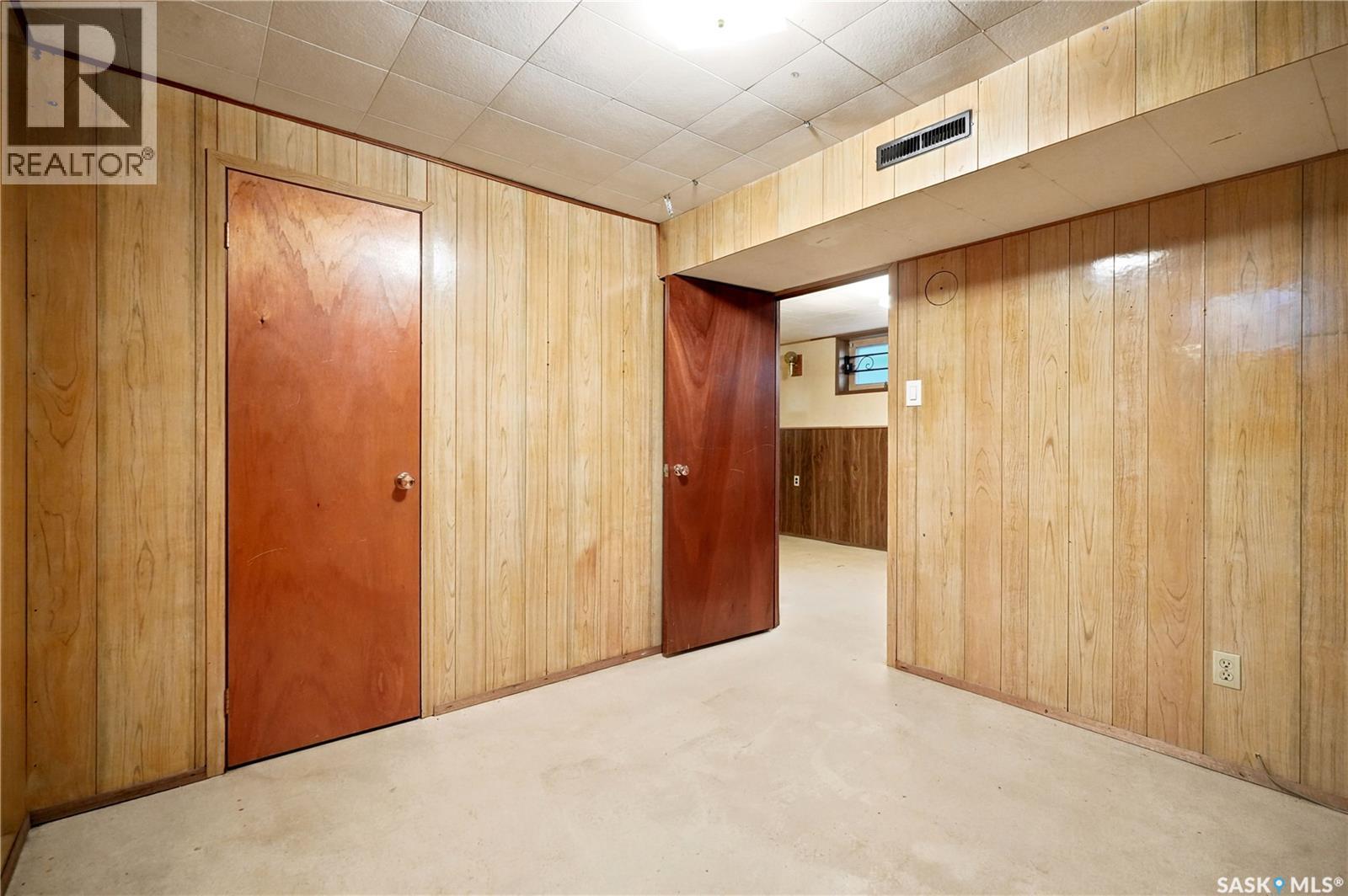 2124 Elliott STREET — photo 32