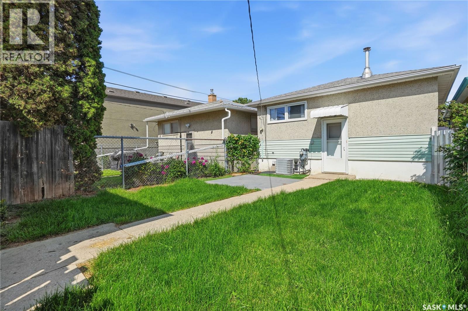 2124 Elliott STREET — photo 38