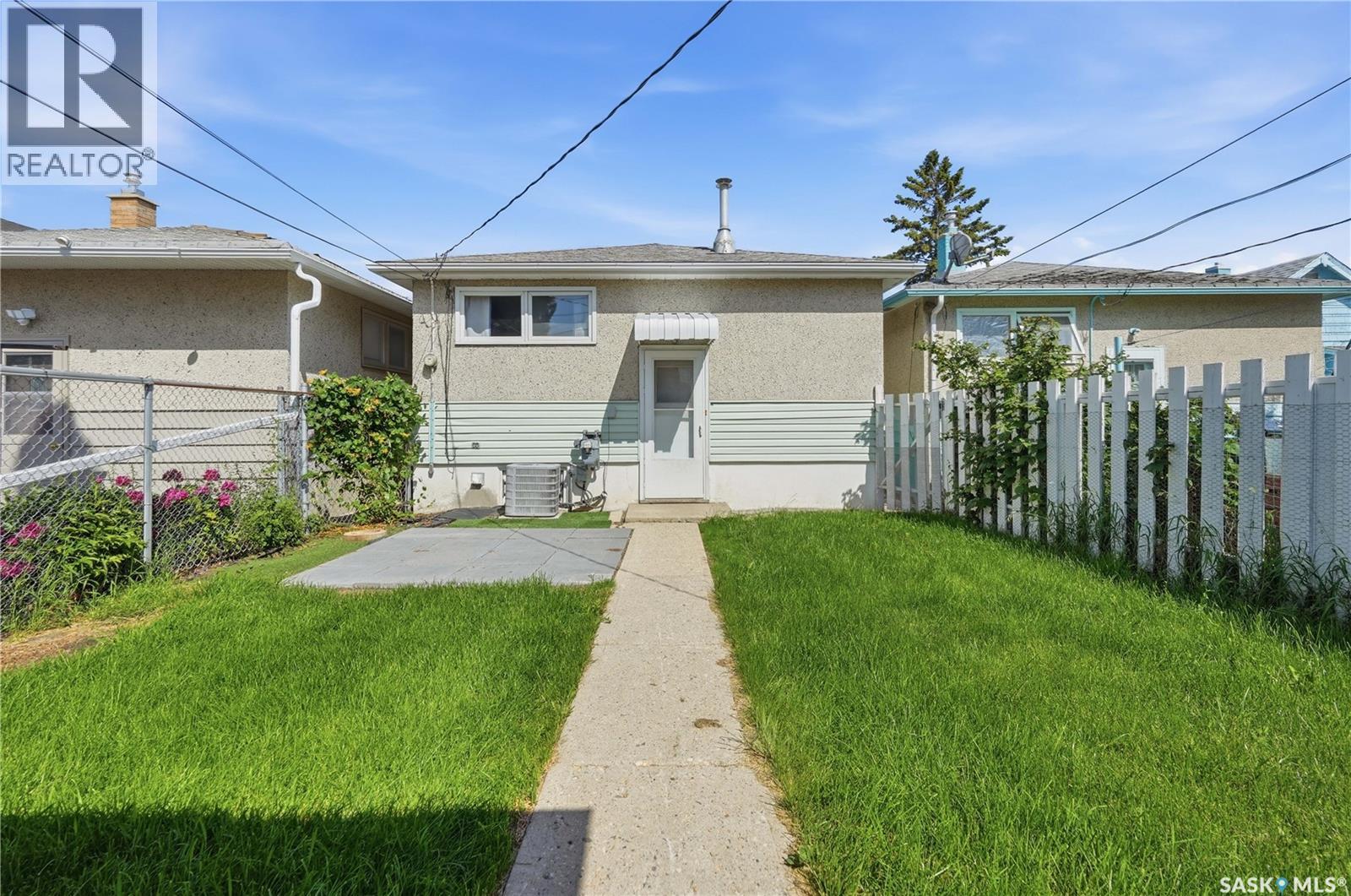 2124 Elliott STREET — photo 39