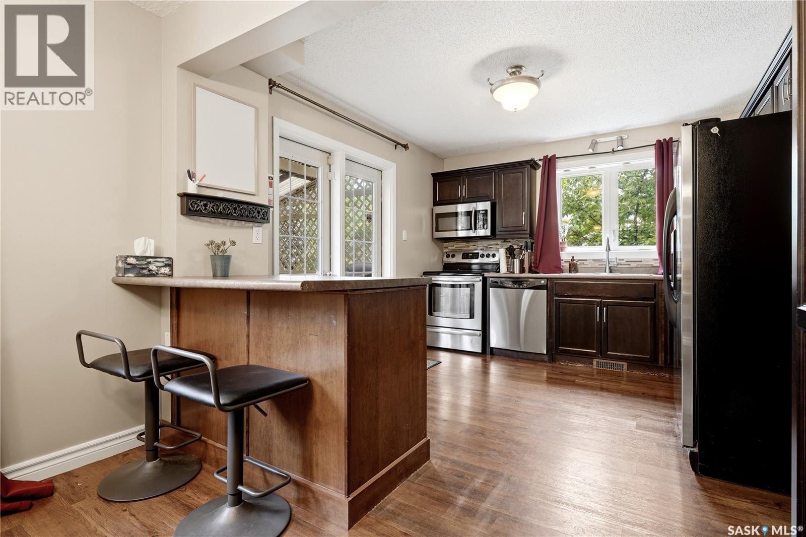 1107 FERGUSON CRESCENT - 10