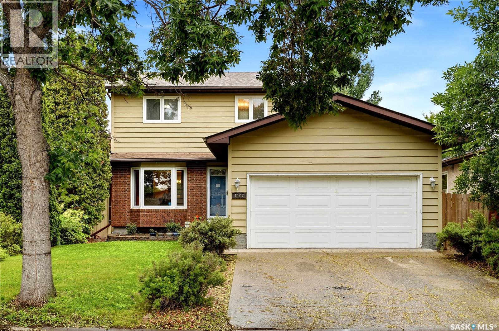 1107 FERGUSON CRESCENT - 2