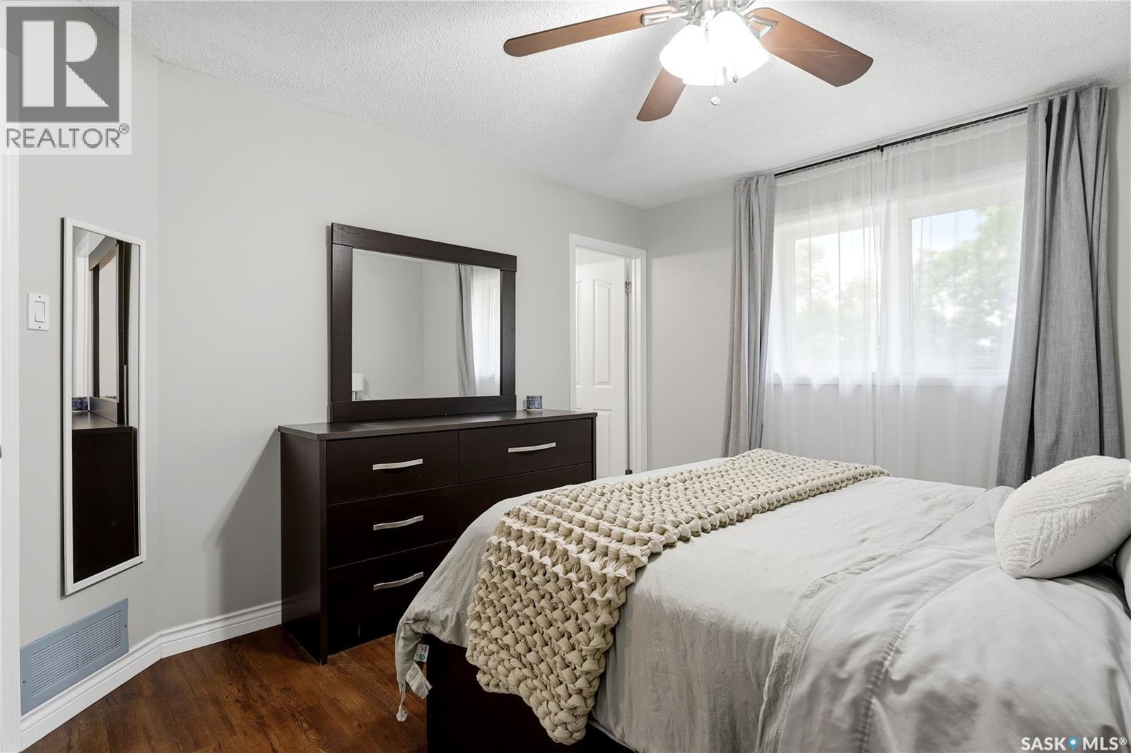 1107 FERGUSON CRESCENT - 20