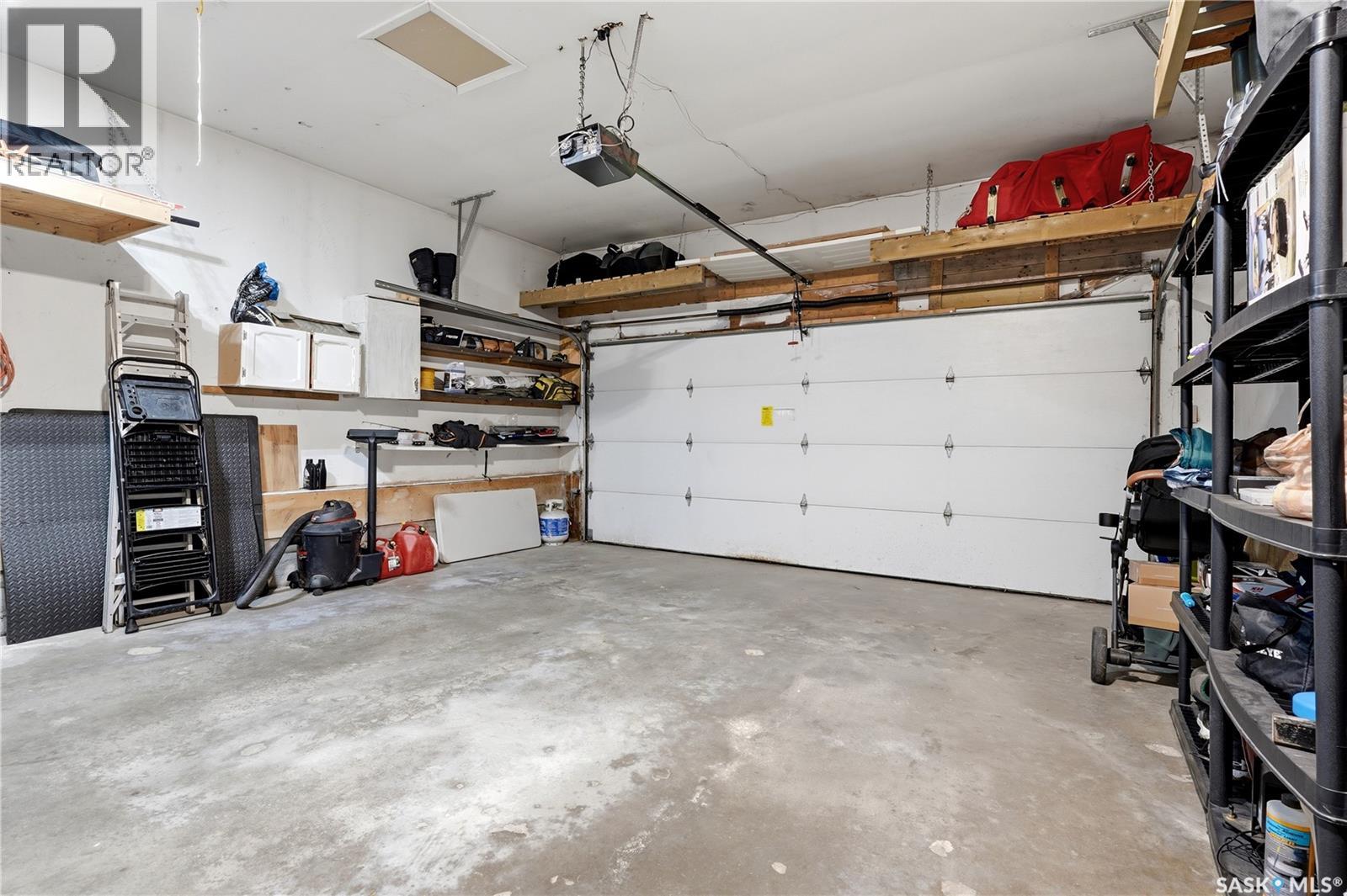 1107 FERGUSON CRESCENT - 33