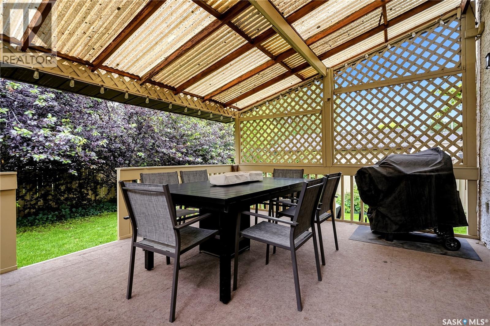 1107 FERGUSON CRESCENT - 35