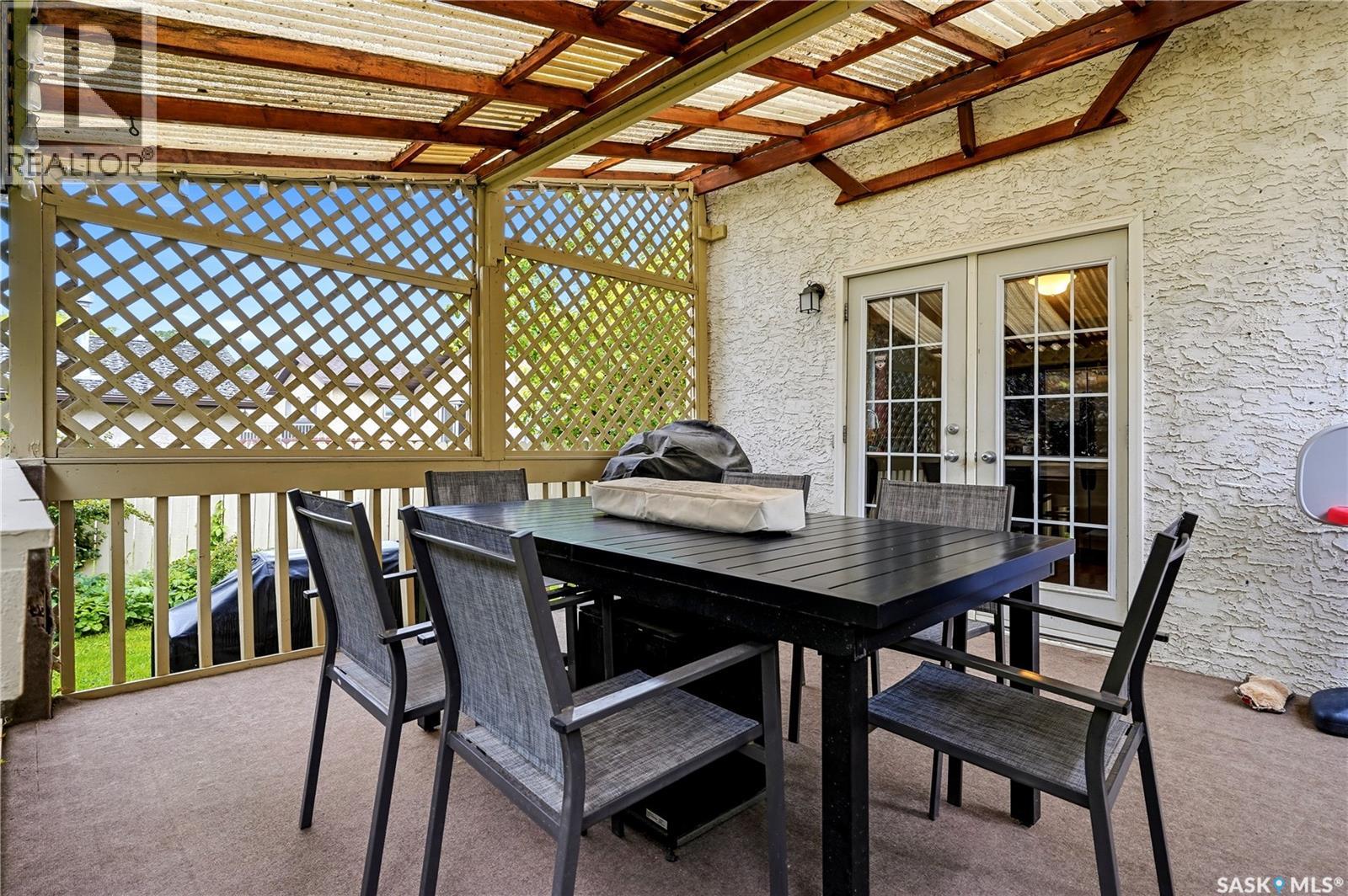 1107 FERGUSON CRESCENT - 37