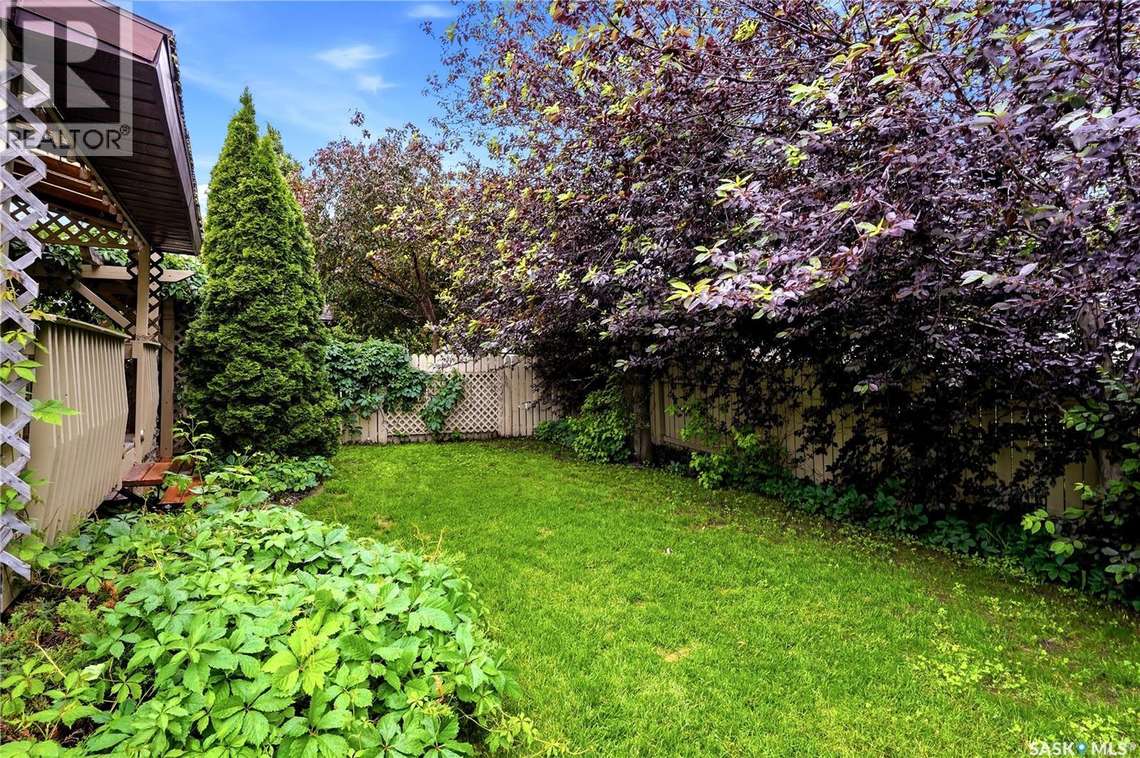 1107 FERGUSON CRESCENT - 40