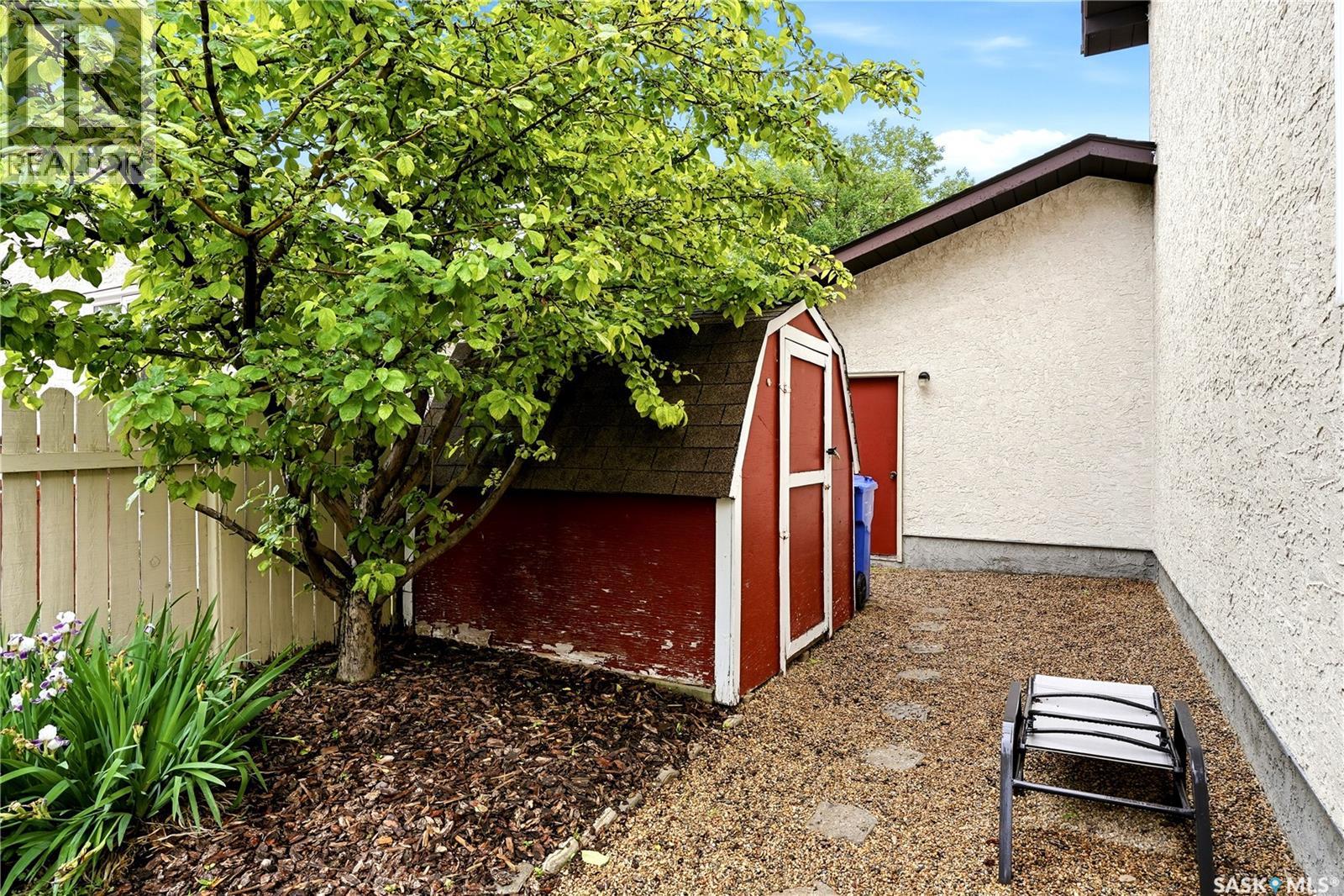 1107 FERGUSON CRESCENT - 41