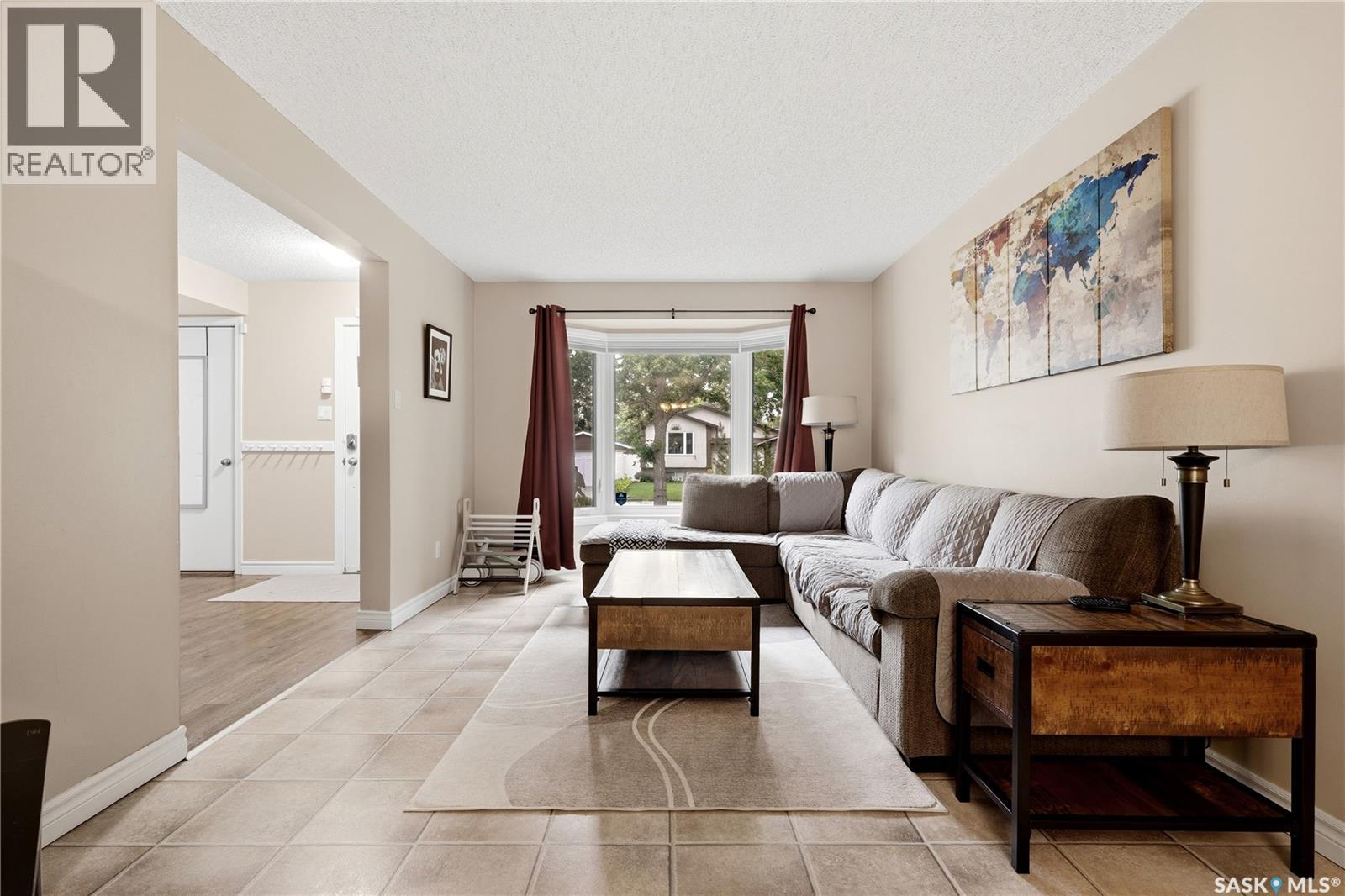 1107 FERGUSON CRESCENT - 5