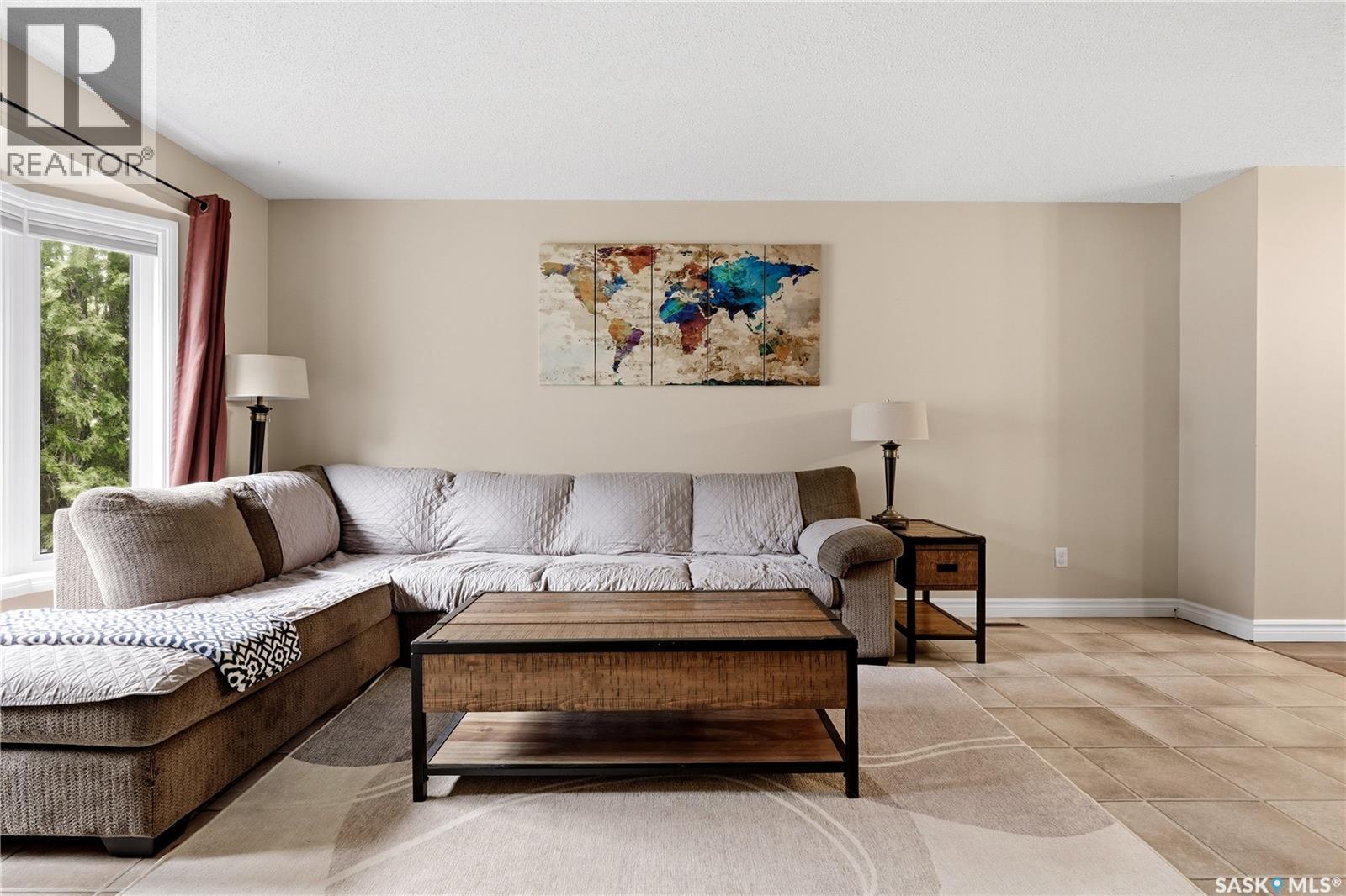 1107 FERGUSON CRESCENT - 6