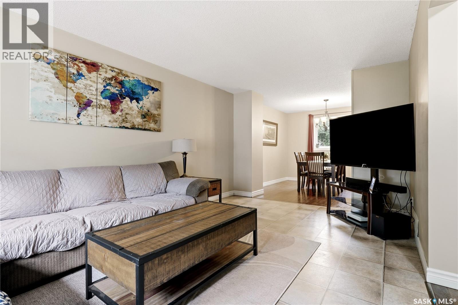 1107 FERGUSON CRESCENT - 7