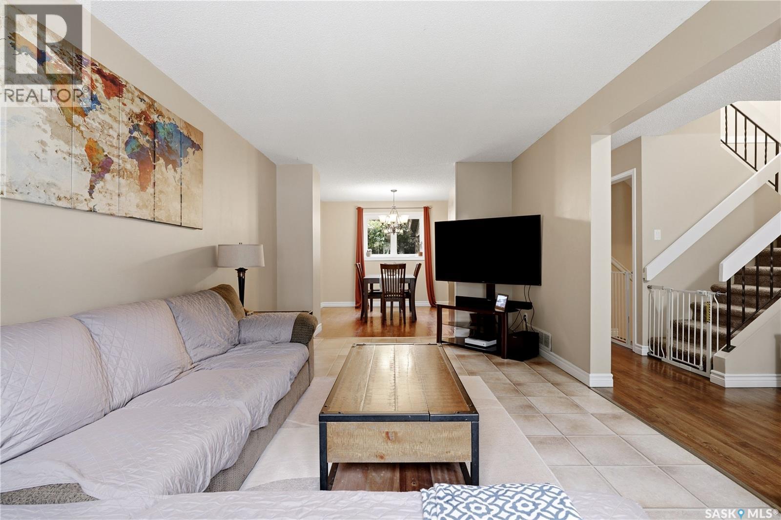 1107 FERGUSON CRESCENT - 8