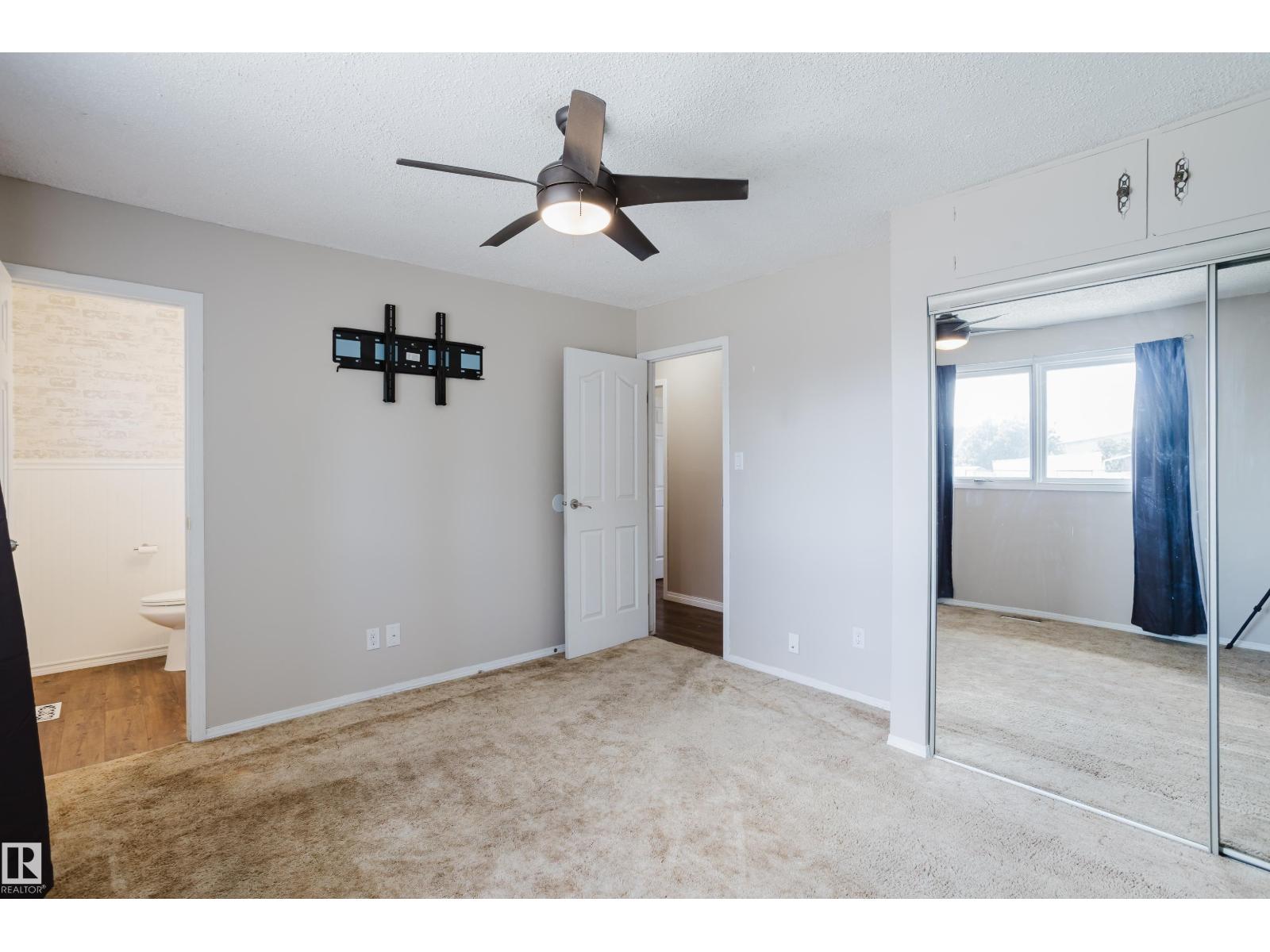 8707 151 AV NW - 27