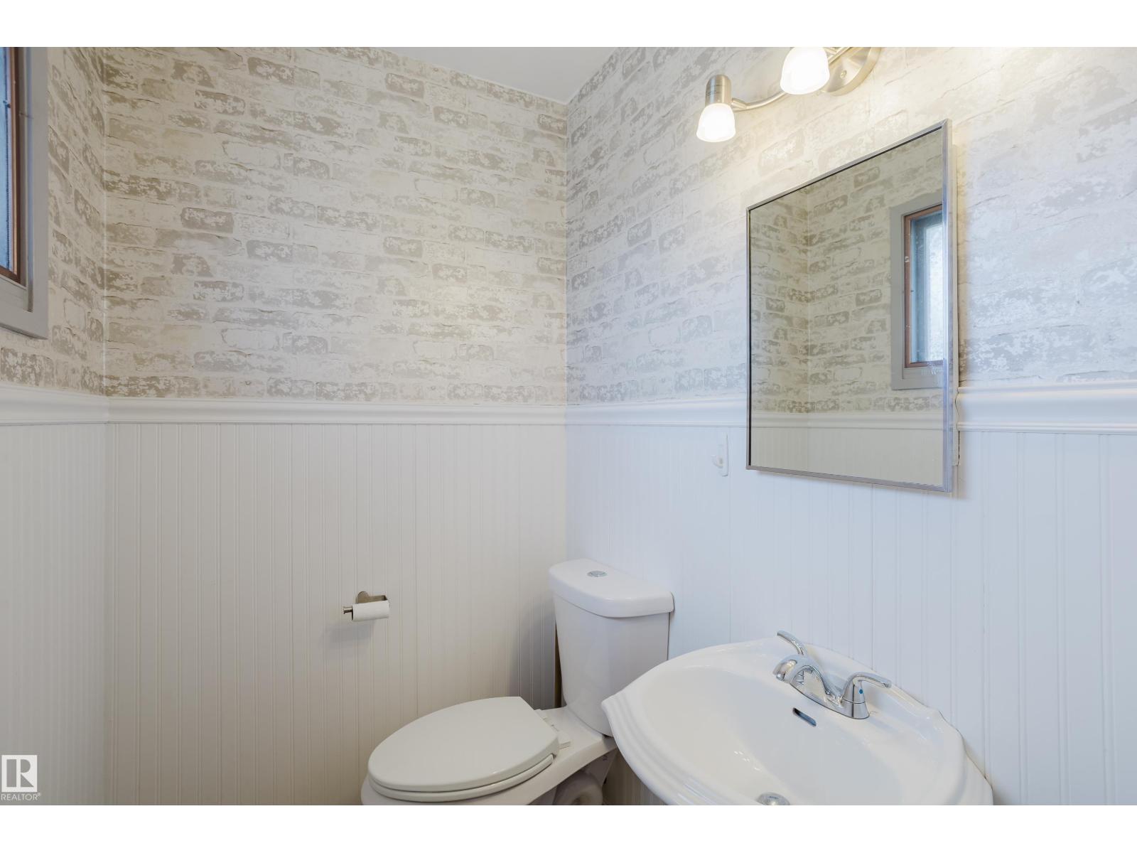 8707 151 AV NW - 28